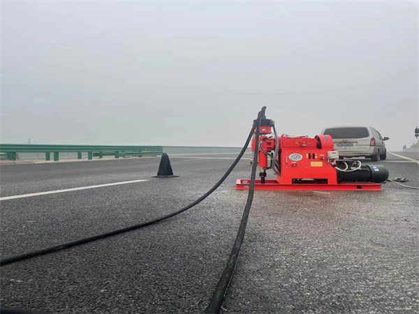 槐荫马路路基路面开裂下沉注浆加固灌浆